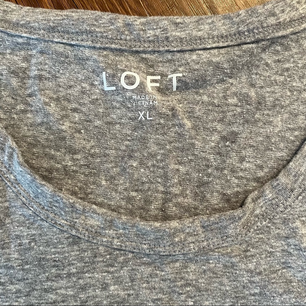 LOFT Gray Ruffle Sleeve Tee - Picture 2 of 4